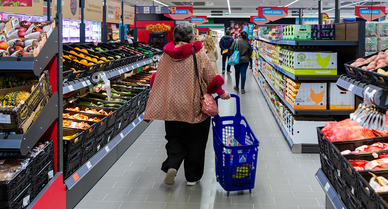 Oportunidades que Crescem com Você: Junte-se à Família Aldi!